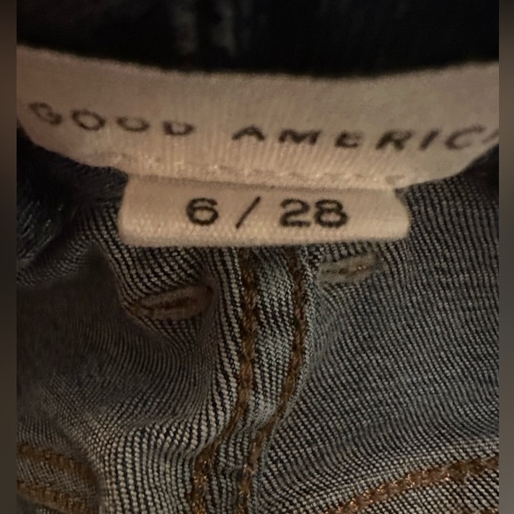GOOD AMERICAN Cropped Skinny Jeans - Picture 3 of 7